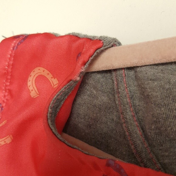 Cherokee Gray Horseshoe Pink Top - Picture 4 of 4